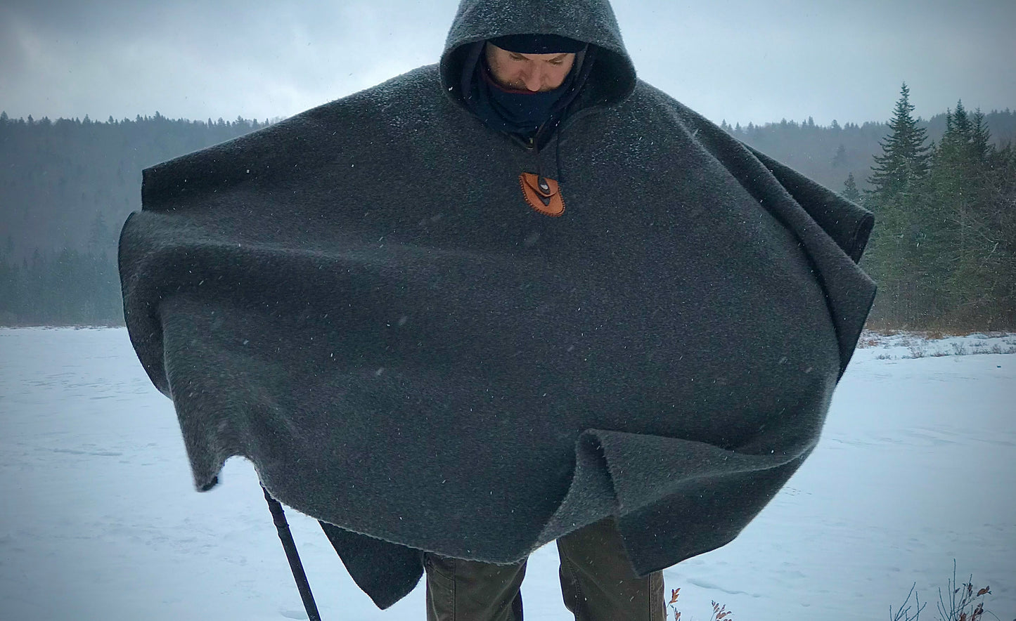 The Nipper neck pouch