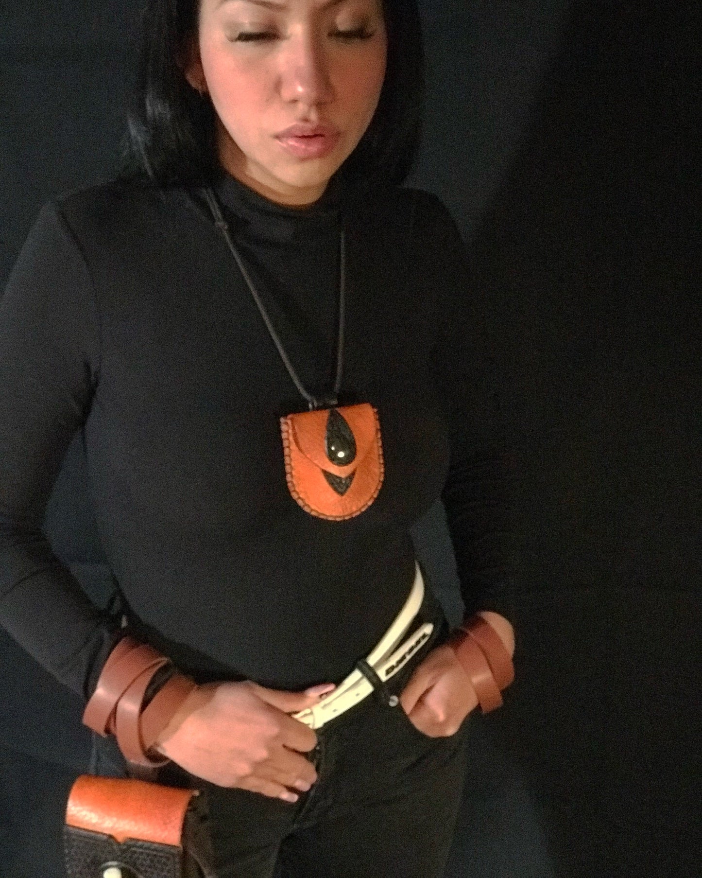 The Nipper neck pouch