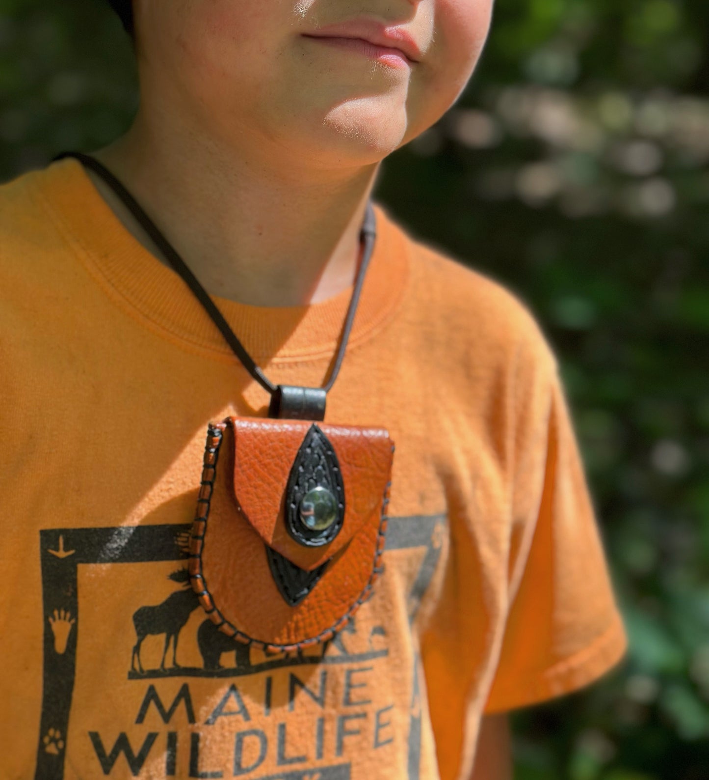 The Nipper neck pouch