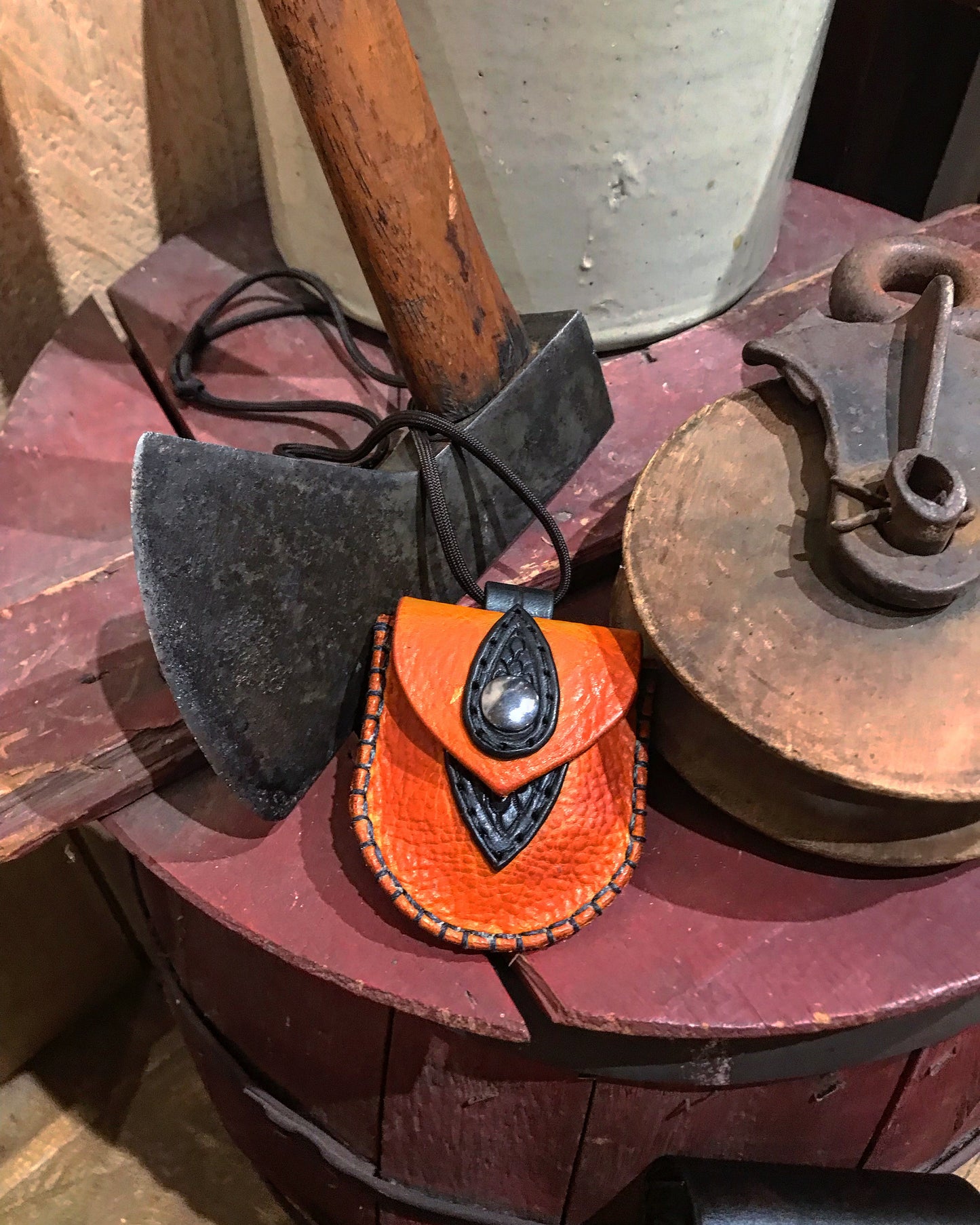 The Nipper neck pouch