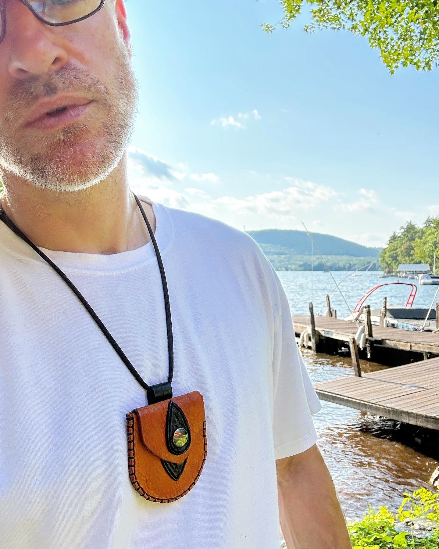 The Nipper neck pouch