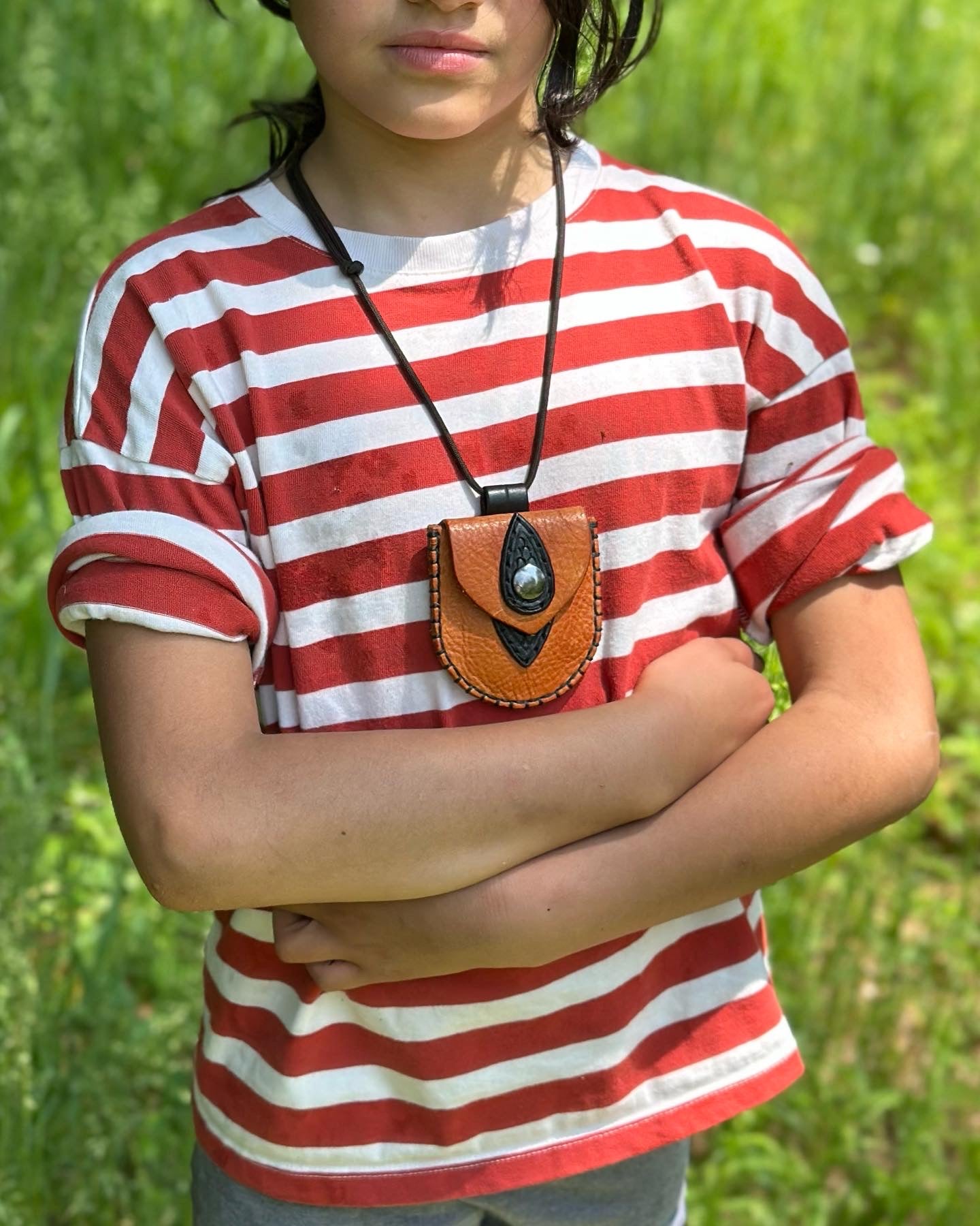 The Nipper neck pouch