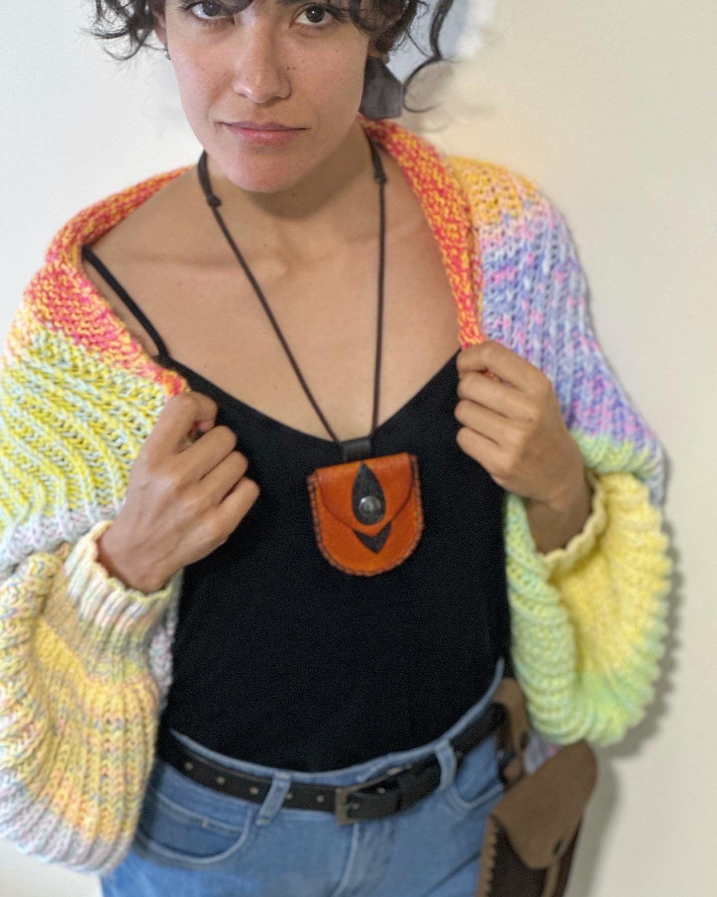 The Nipper neck pouch