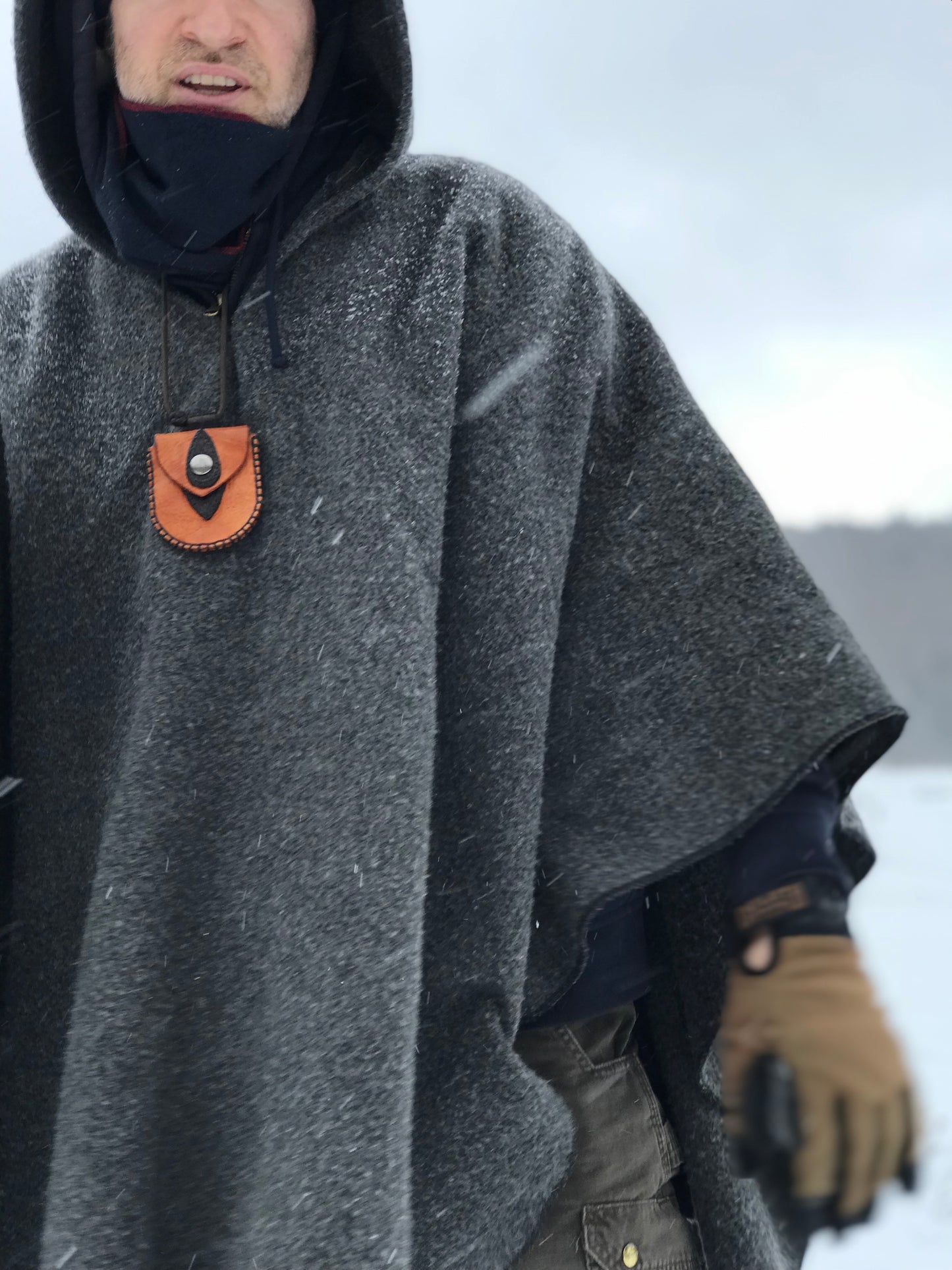 The Nipper neck pouch