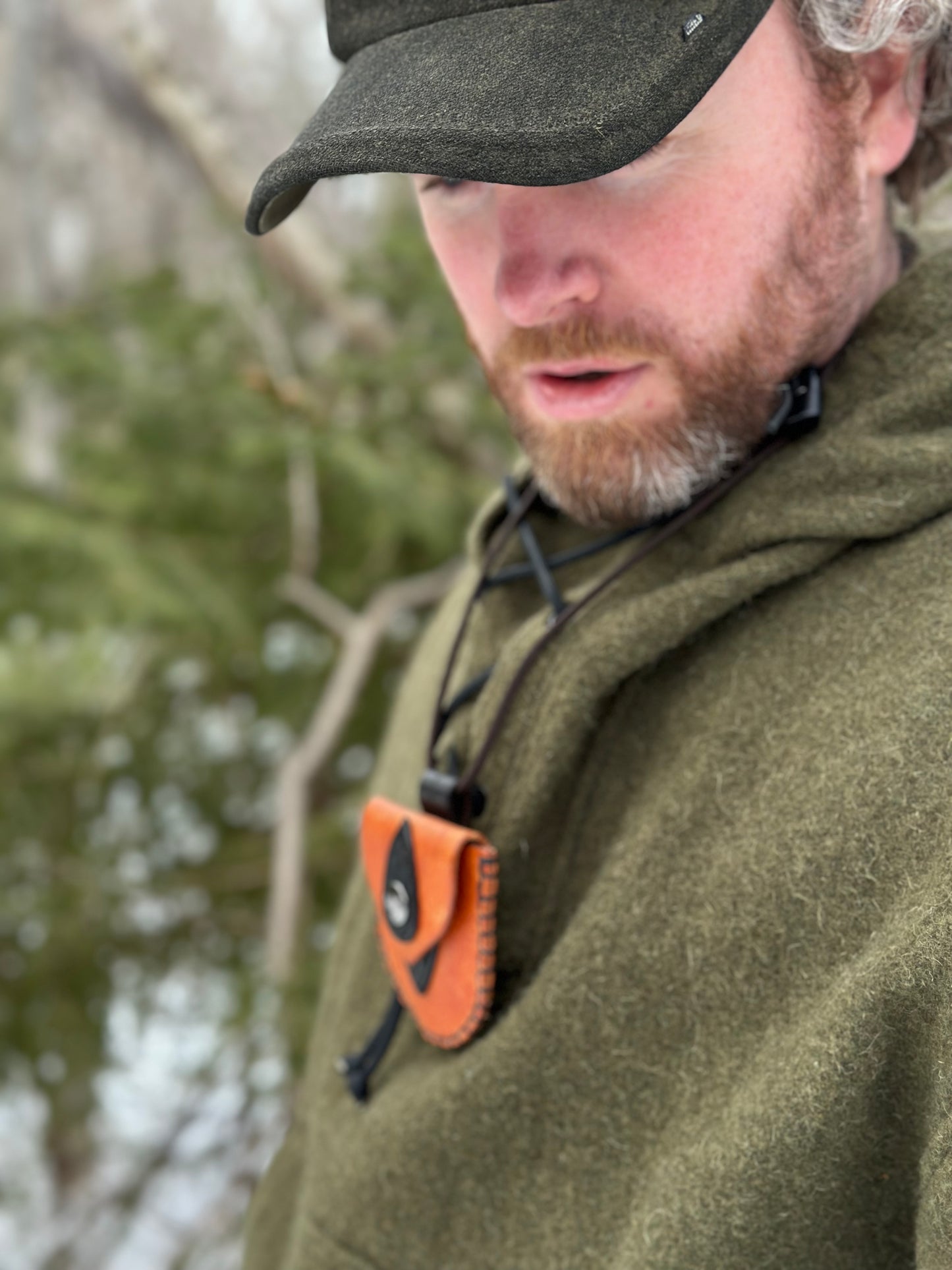The Nipper neck pouch