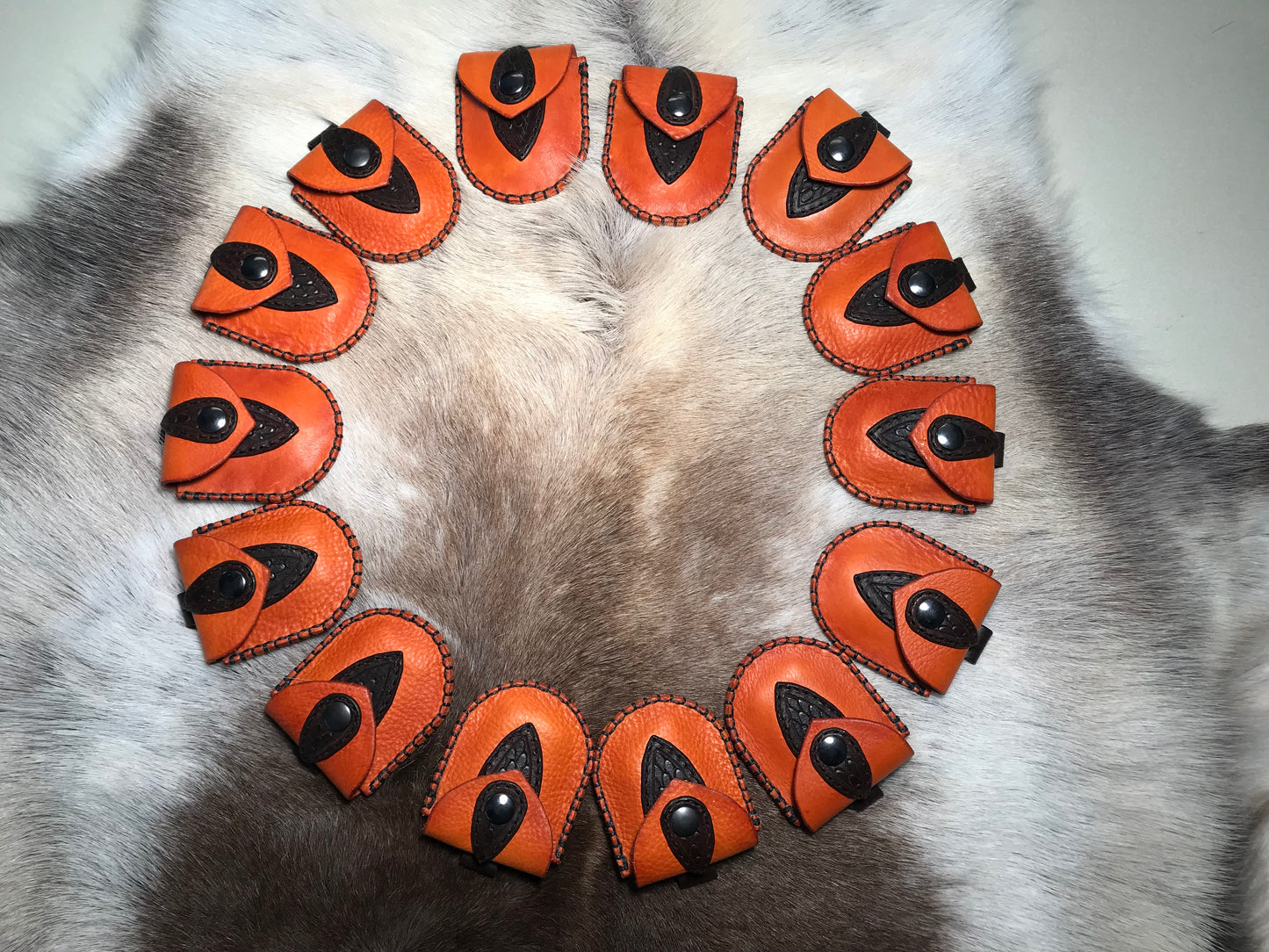 The Nipper neck pouch