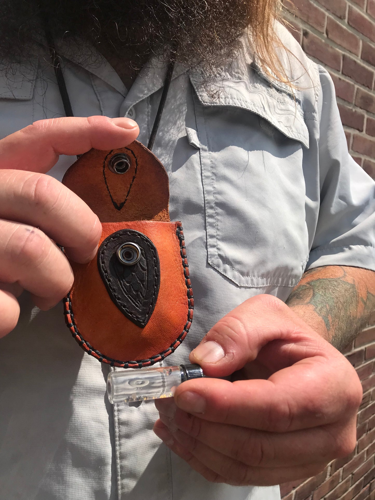 The Nipper neck pouch
