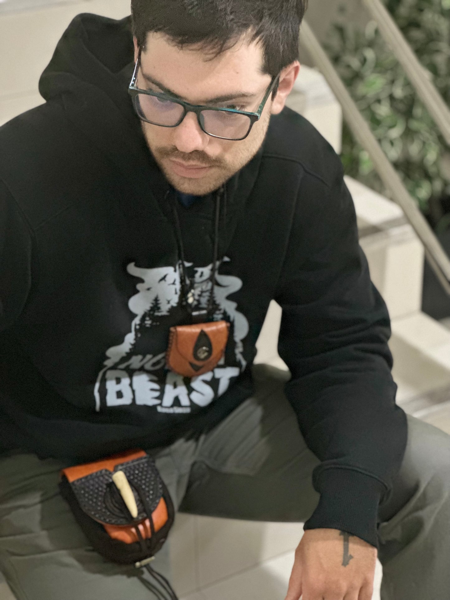 The Nipper neck pouch