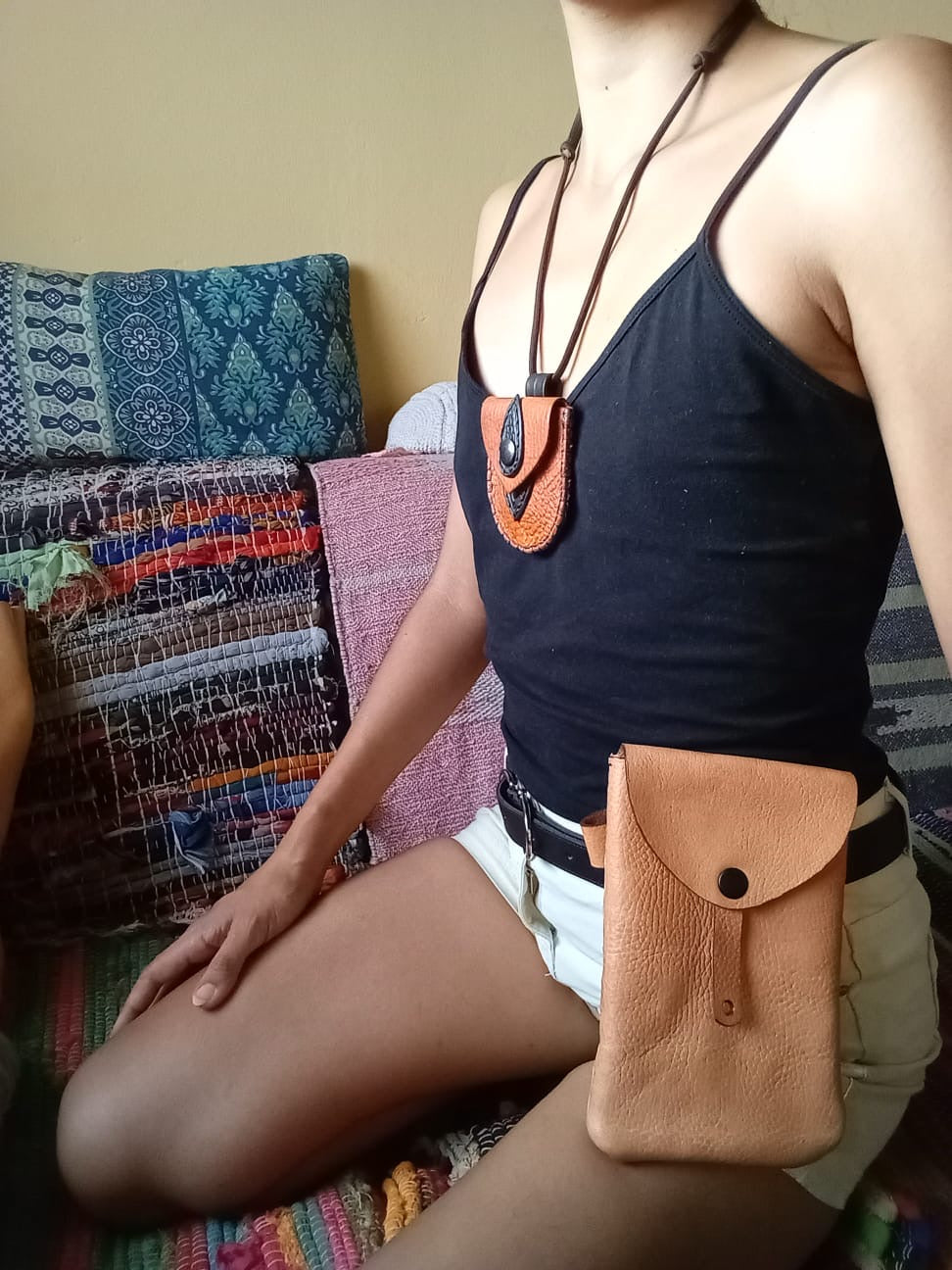 The Nipper neck pouch